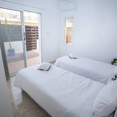 Apartament Estea - Melina's Tranquil Oasis By The Pool Pafos