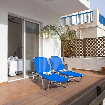 Estea - Melina's Tranquil Oasis By The Pool Apartment