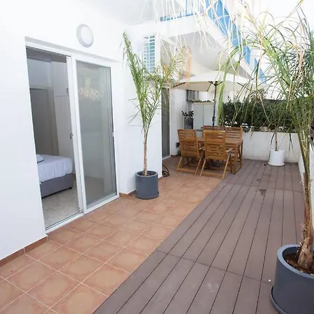 Estea - Melina's Tranquil Oasis By The Pool Apartment *