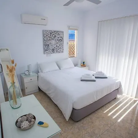 Apartment Estea - Melina's Tranquil Oasis By The Pool Paphos