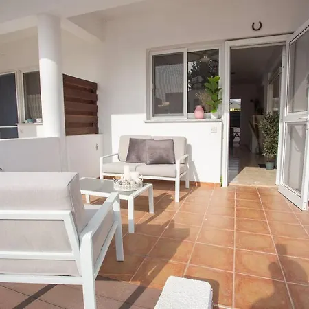 Apartment Estea - Melina's Tranquil Oasis By The Pool *
