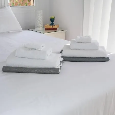 Estea - Melina's Tranquil Oasis By The Pool *