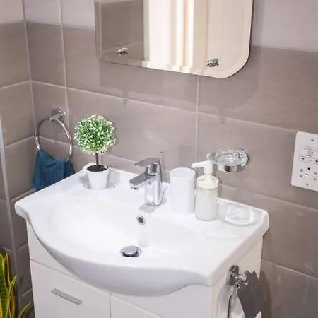 Apartament Estea - Melina's Tranquil Oasis By The Pool Paphos